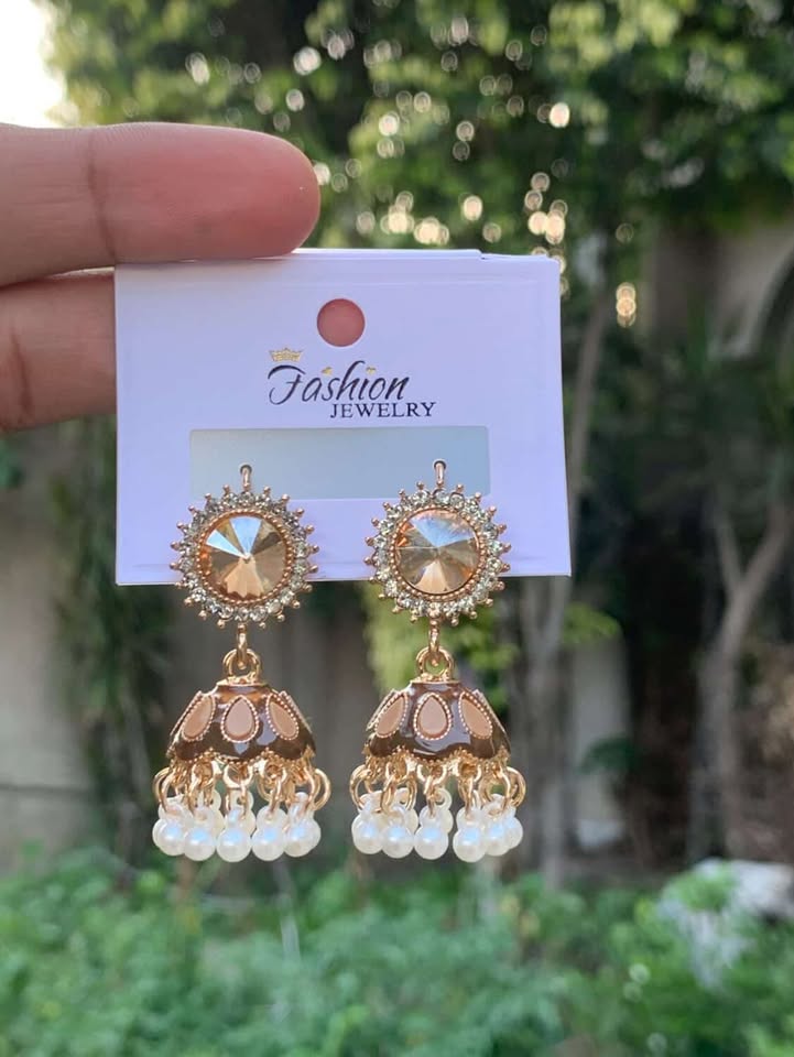 Classic Contrast Jhumki Earrings