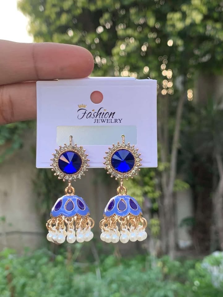 Classic Contrast Jhumki Earrings
