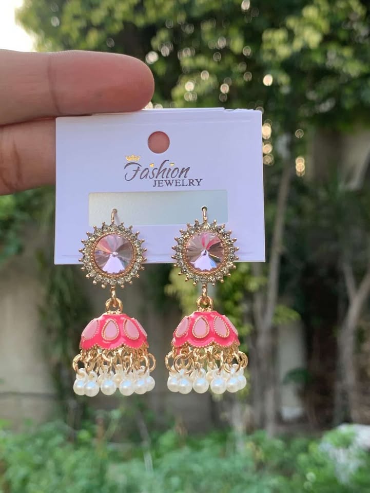 Classic Contrast Jhumki Earrings