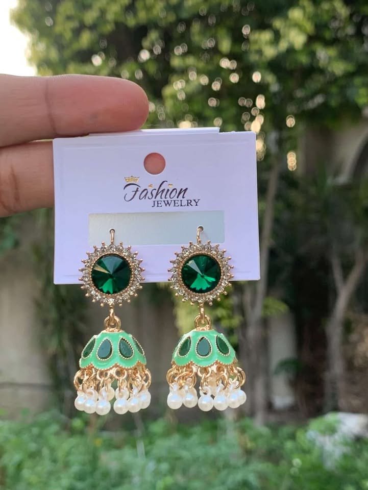 Classic Contrast Jhumki Earrings