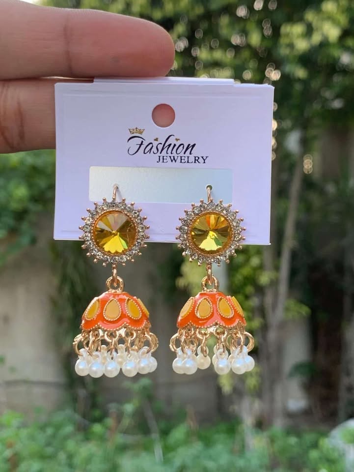 Classic Contrast Jhumki Earrings